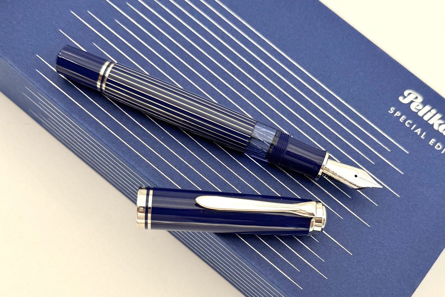 PelikanSESouveränM815MetalStripedBlueFP_A